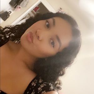 Meet your Posher, Adrianna